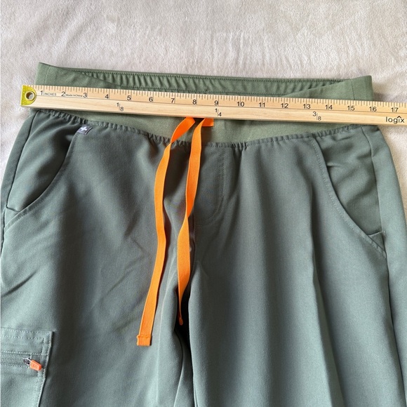 FIGS Moss Zamora Jogger Scrub Pants Size MP - Picture 5 of 6